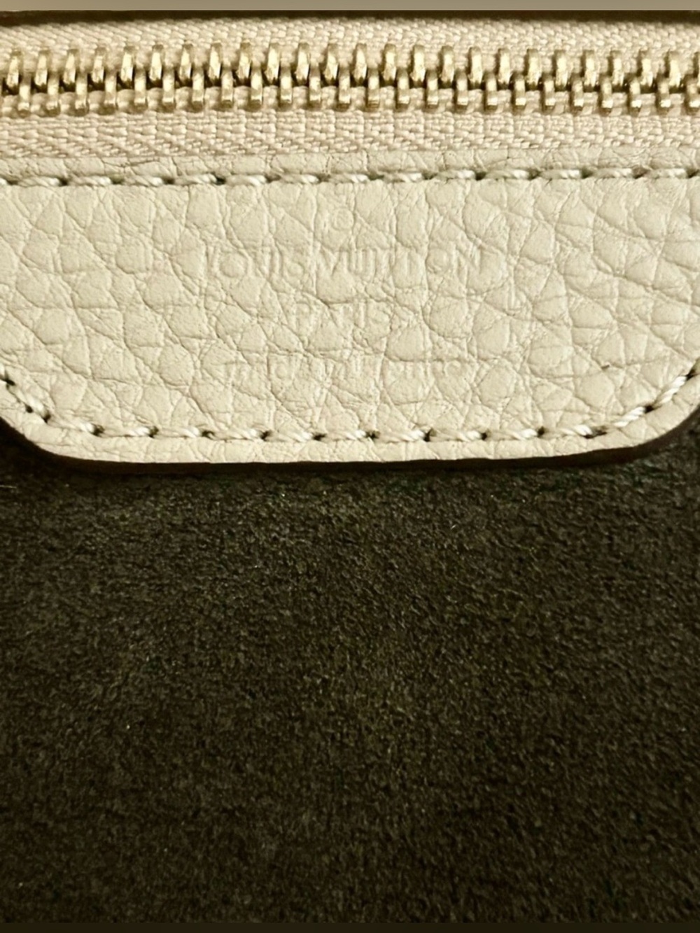 Louis Vuitton “Mahina” Shoulder Bag - Large. Pristine Condition! - Picture 11 of 15